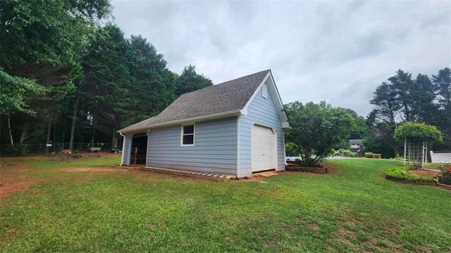 390 Lake Ridge Court, Mcdonough, GA 30252