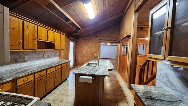 390 Lake Ridge Court, Mcdonough, GA 30252
