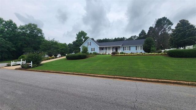 390 Lake Ridge Court, Mcdonough, GA 30252