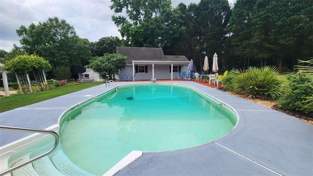 390 Lake Ridge Court, Mcdonough, GA 30252