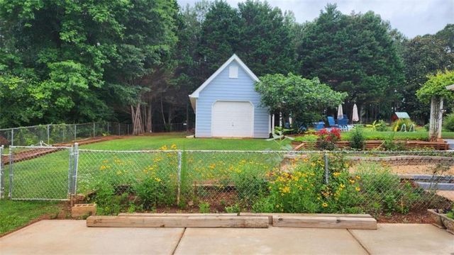 390 Lake Ridge Court, Mcdonough, GA 30252