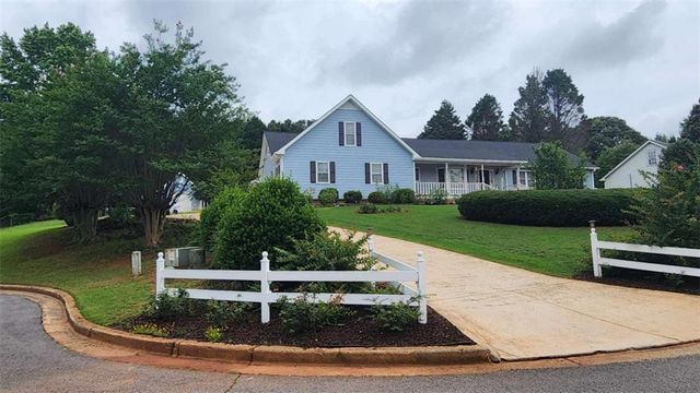 390 Lake Ridge Court, Mcdonough, GA 30252