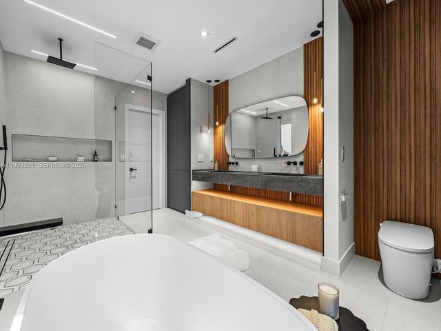 7910 Los Pinos Circle, Coral Gables, FL 33143