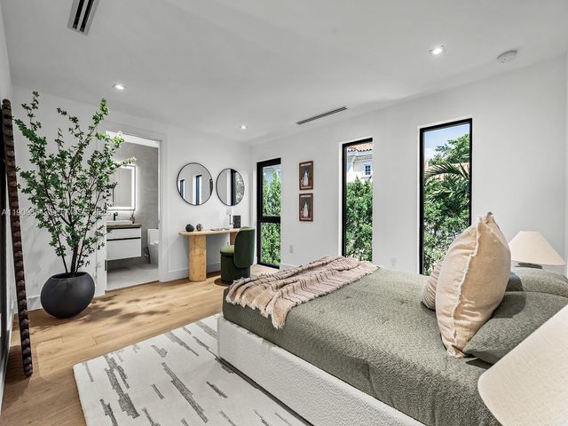 7910 Los Pinos Circle, Coral Gables, FL 33143