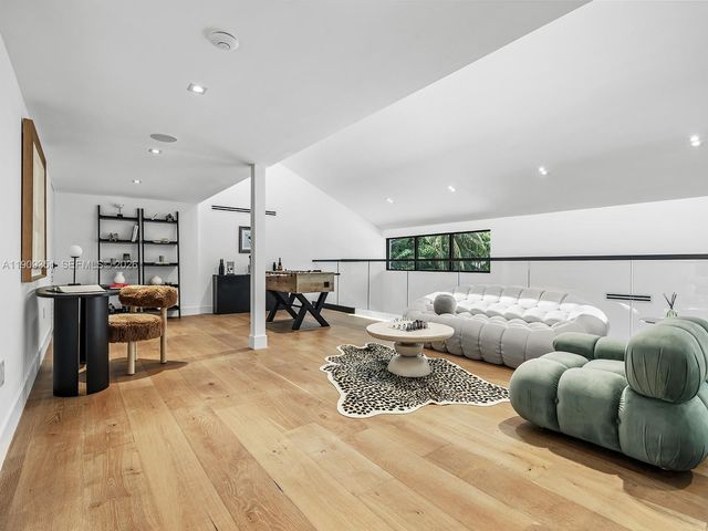 7910 Los Pinos Circle, Coral Gables, FL 33143