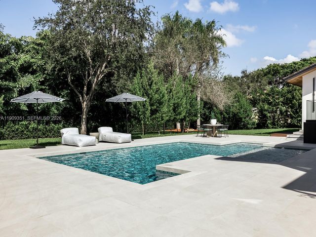 7910 Los Pinos Circle, Coral Gables, FL 33143