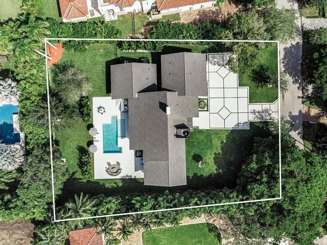 7910 Los Pinos Circle, Coral Gables, FL 33143
