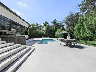 7910 Los Pinos Circle, Coral Gables, FL 33143