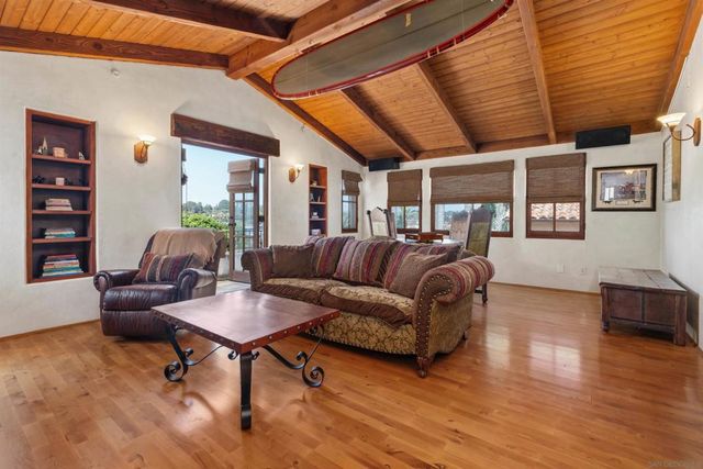417 El Sueno, Solana Beach, CA 92075