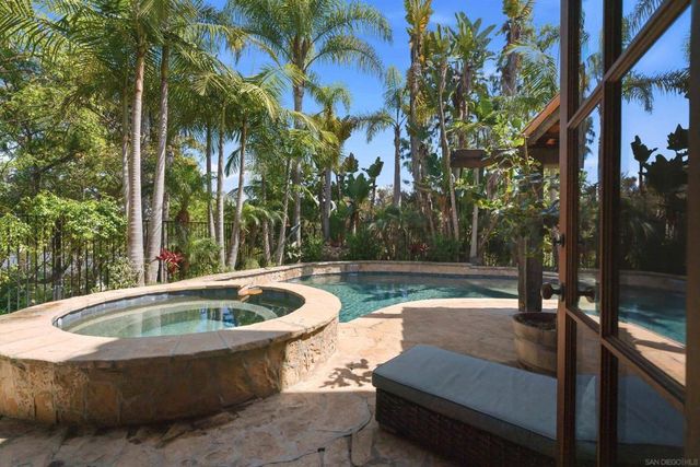 417 El Sueno, Solana Beach, CA 92075