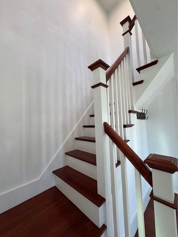 40 Elm St 1, Andover, MA 01810