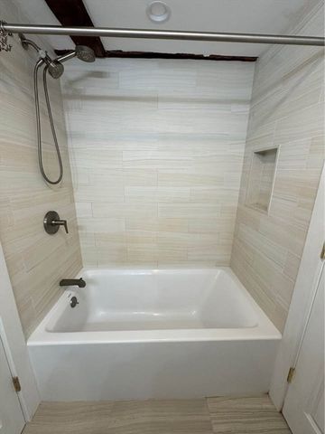 40 Elm St 1, Andover, MA 01810