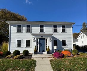 40 Elm St 1, Andover, MA 01810