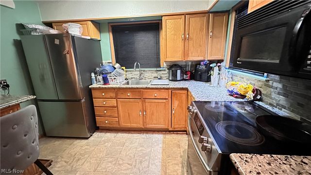 19513 Beverly Avenue, Maple Heights, OH 44137