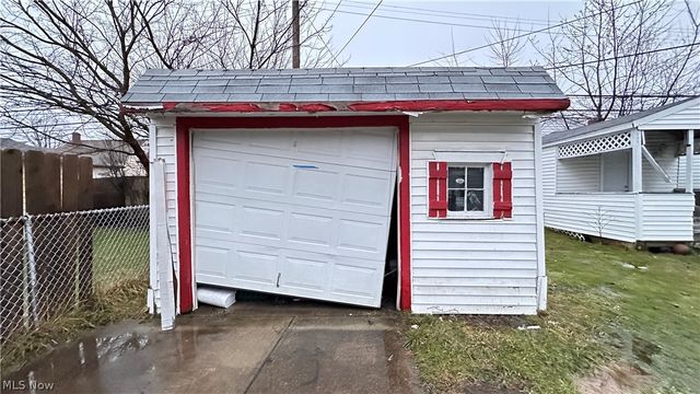 19513 Beverly Avenue, Maple Heights, OH 44137