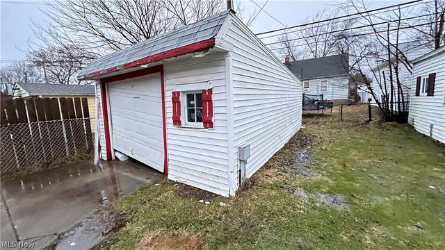 19513 Beverly Avenue, Maple Heights, OH 44137