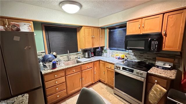 19513 Beverly Avenue, Maple Heights, OH 44137