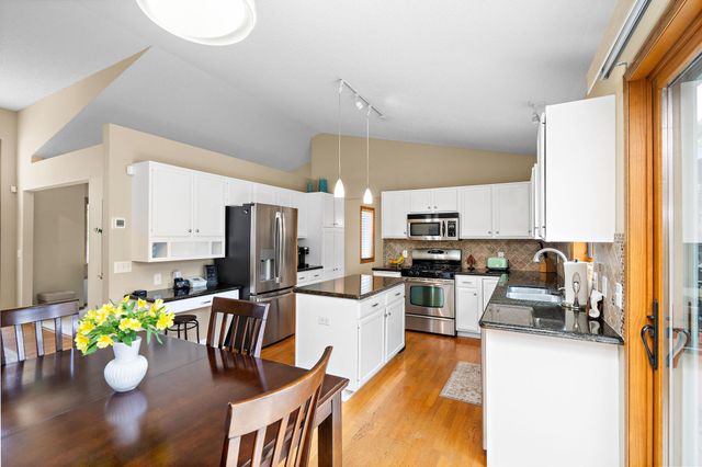 1409 Earle Way, Burnsville, MN 55306