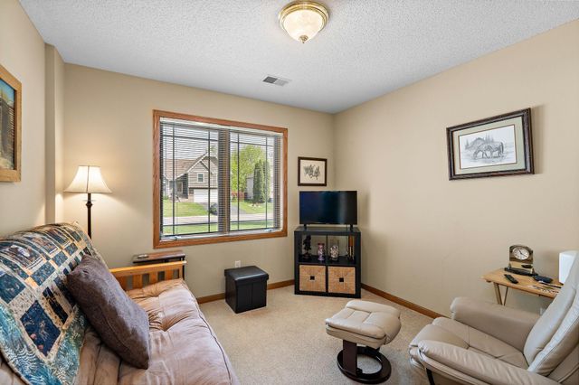 1409 Earle Way, Burnsville, MN 55306