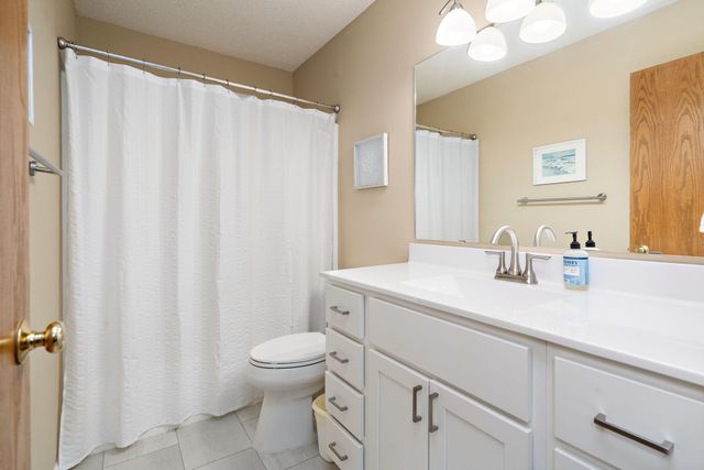 1409 Earle Way, Burnsville, MN 55306