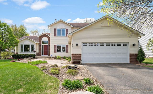 1409 Earle Way, Burnsville, MN 55306