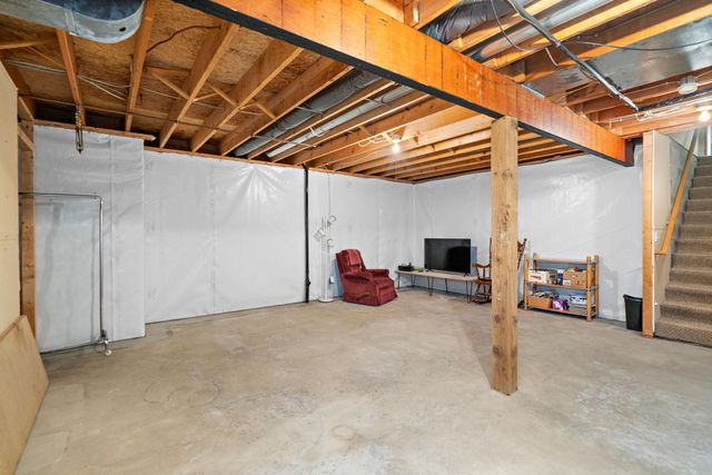 1409 Earle Way, Burnsville, MN 55306