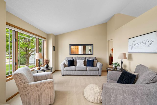 1409 Earle Way, Burnsville, MN 55306