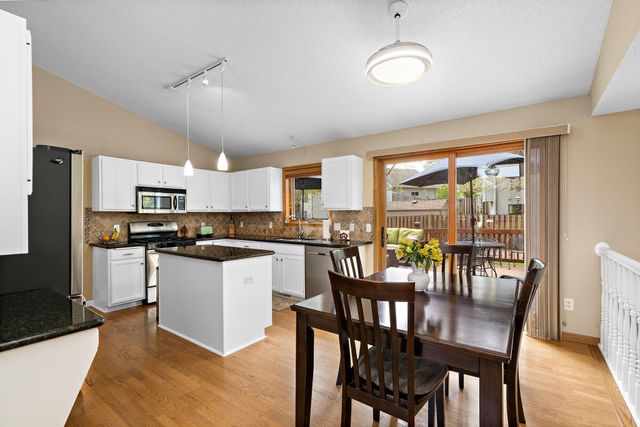 1409 Earle Way, Burnsville, MN 55306