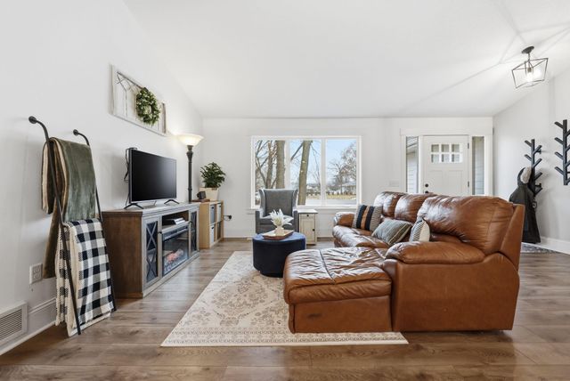 160 Powell Circle N, Big Lake, MN 55309