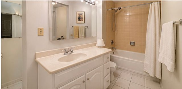 0N069 Windermere Road 2305, Winfield, IL 60190
