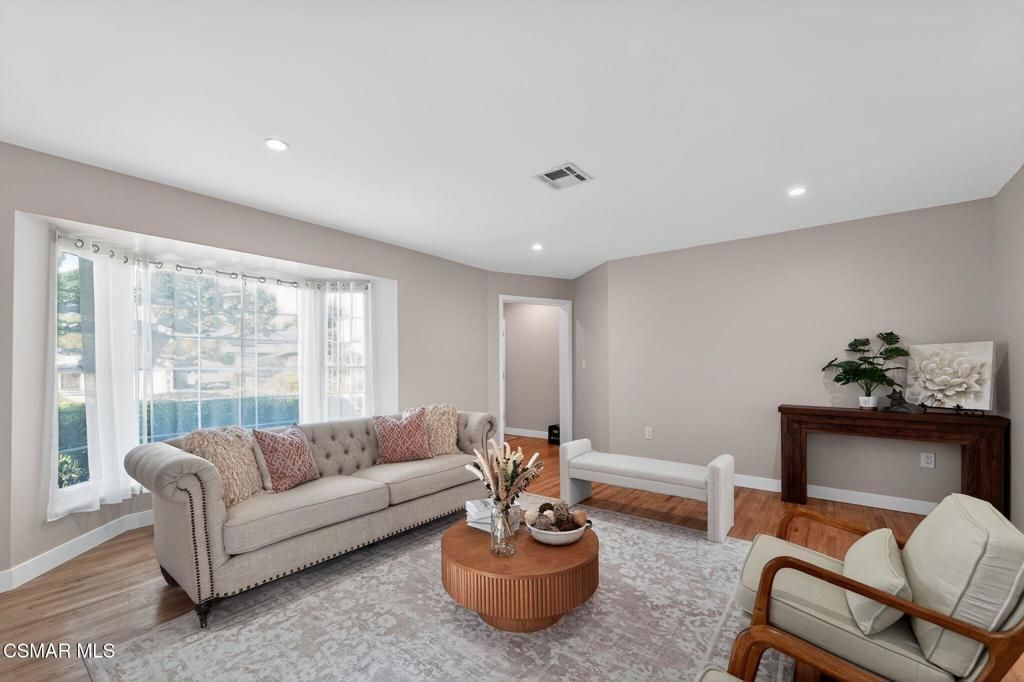 Image 4 of property listing at 3722 Degnan Boulevard, Los Angeles, CA 90018