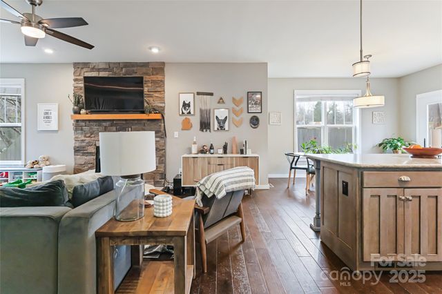 123 Arline Henry Way, Asheville, NC 28806