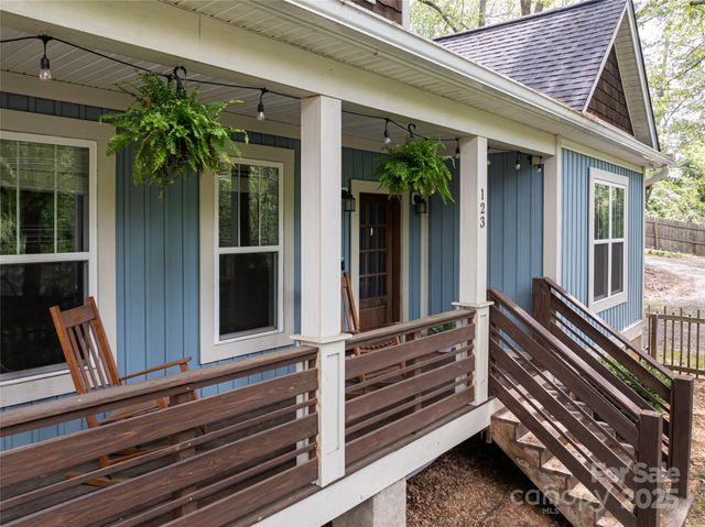 123 Arline Henry Way, Asheville, NC 28806