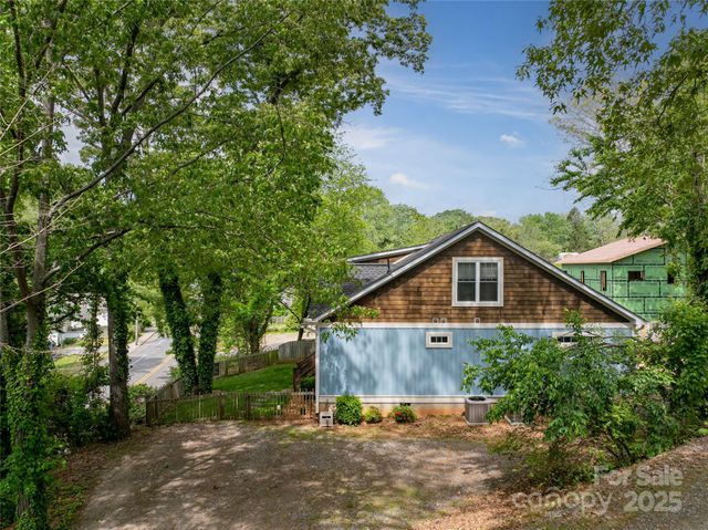 123 Arline Henry Way, Asheville, NC 28806