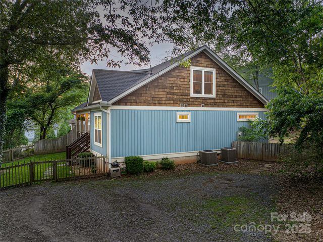 123 Arline Henry Way, Asheville, NC 28806