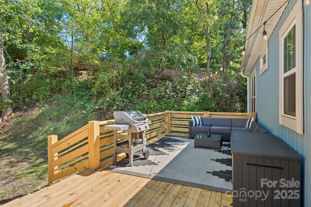 123 Arline Henry Way, Asheville, NC 28806