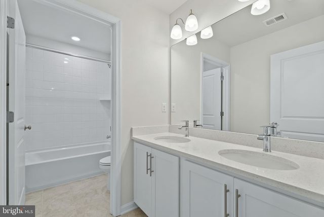 8101 CYPRESS POINT DR, Baltimore, MD 21237