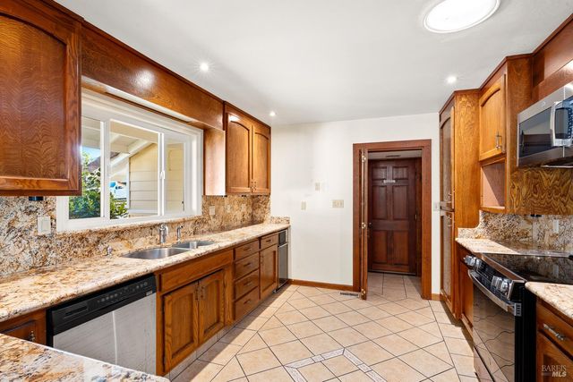 4451 Highway 20, Ukiah, CA 95482