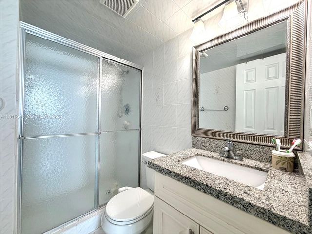 7135 Collins Ave 1214, Miami Beach, FL 33141