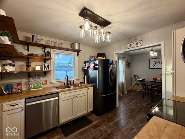 5825 Blue Bluff Road, Martinsville, IN 46151