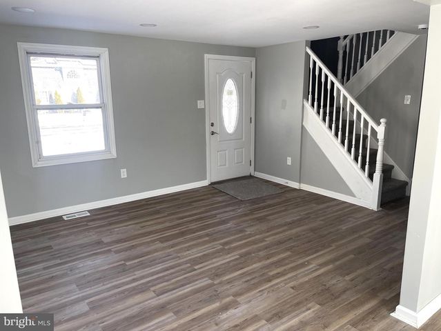 215 EVERGREEN AVENUE, Williamstown, NJ 08094