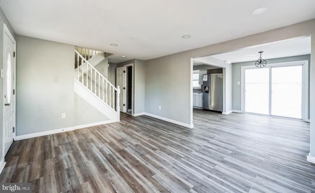 215 EVERGREEN AVENUE, Williamstown, NJ 08094