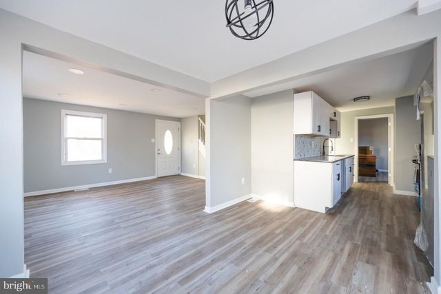 215 EVERGREEN AVENUE, Williamstown, NJ 08094