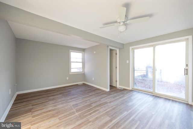 215 EVERGREEN AVENUE, Williamstown, NJ 08094
