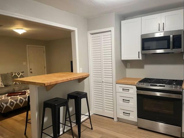 421 Perkins Avenue, League City, TX 77573