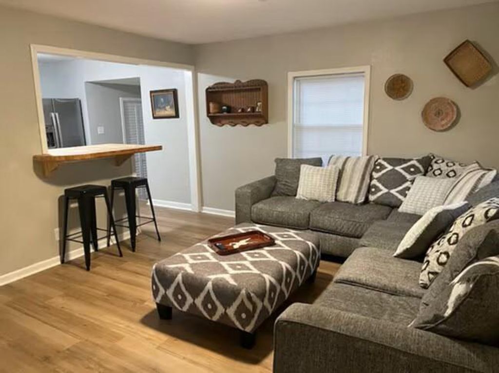 421 Perkins Avenue, League City, TX 77573