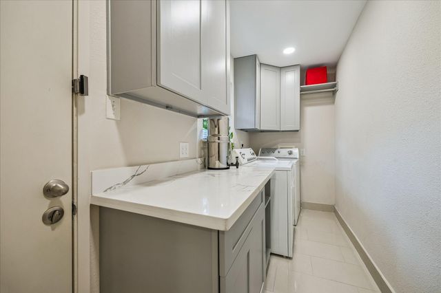 9226 Timberside Drive, Houston, TX 77025