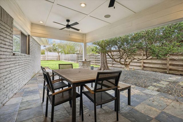 9226 Timberside Drive, Houston, TX 77025