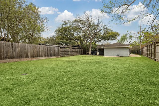 9226 Timberside Drive, Houston, TX 77025