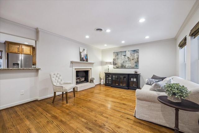 9226 Timberside Drive, Houston, TX 77025